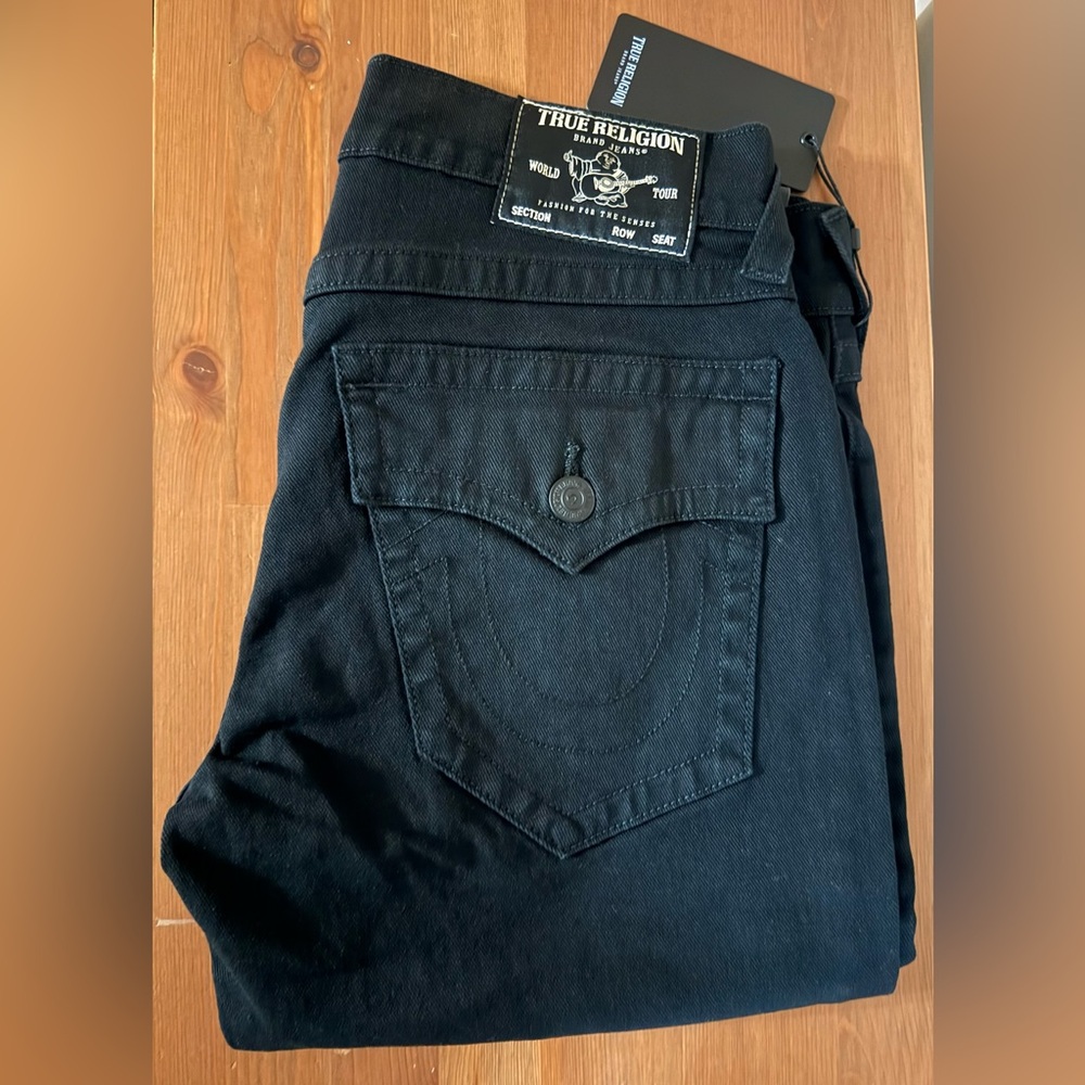 True Religion Men's Slim Black shorts with Flap Back Pocket(brand new)